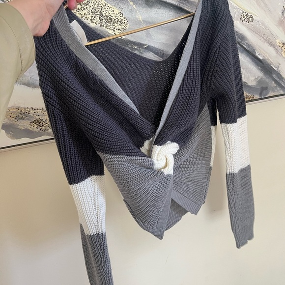 Poof apparel color block neutral preppy  V-Neck Sweater Black, White, Gray  S - Picture 4 of 7